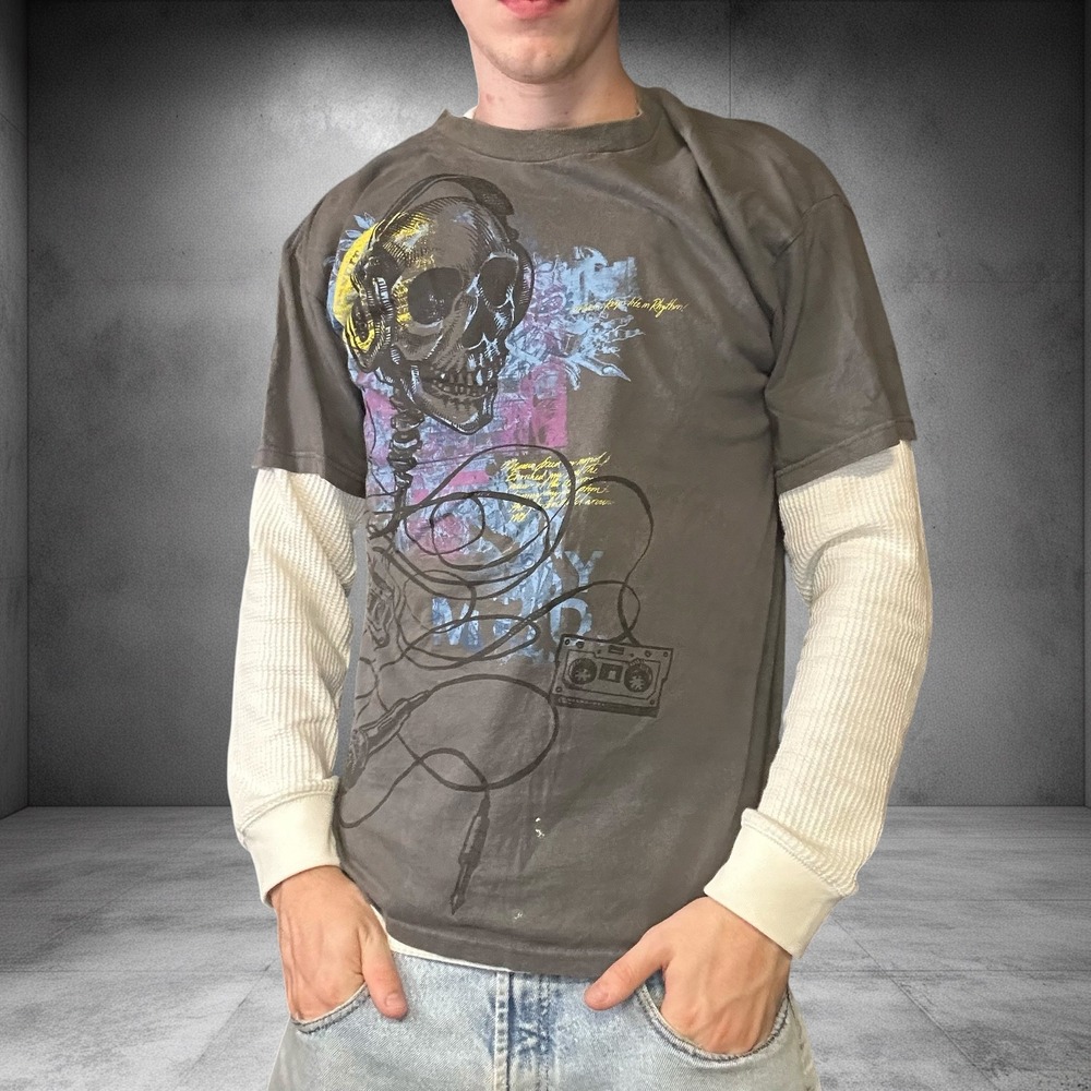 Vintage Hybrid Skull Headphones Graphic Tee Grey Y2K Skater Grunge Shirt